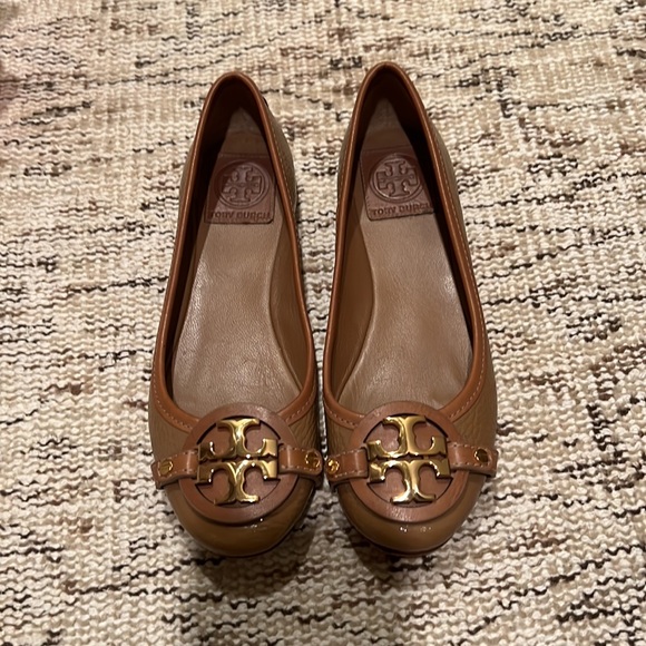 Tory Burch Aaden Ballet in Sand - Picture 8 of 9